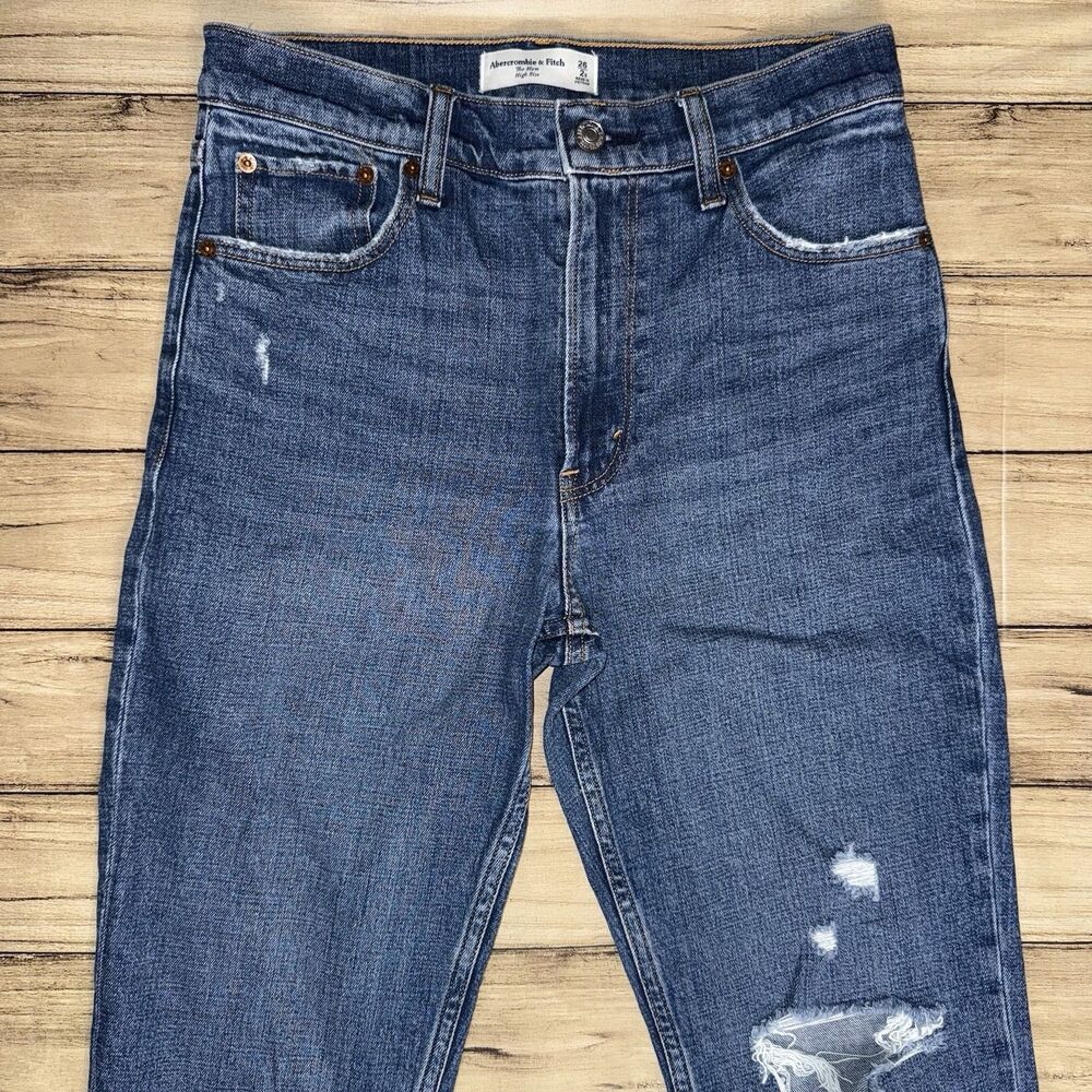 ABERCROMBIE & FITCH The Mom High Rise Jeans Size 26/2s Blue Distressed Denim